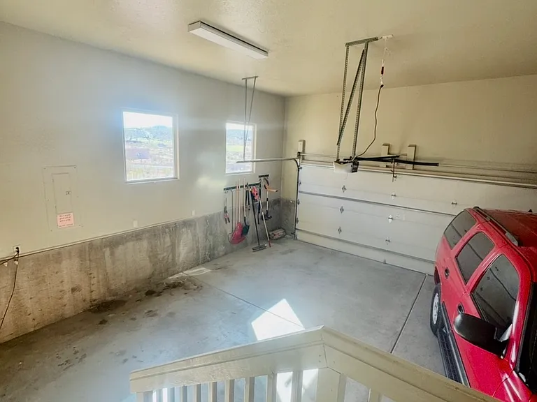3369 S 1100 W — Photo 8