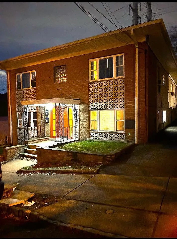 Building Photo - 81 Carmer Ave #B