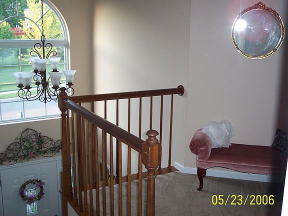 3rd image of 212 Amanda Ln