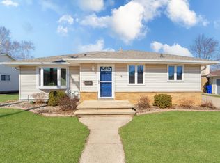 330 W Pershing St, Appleton, WI 54911