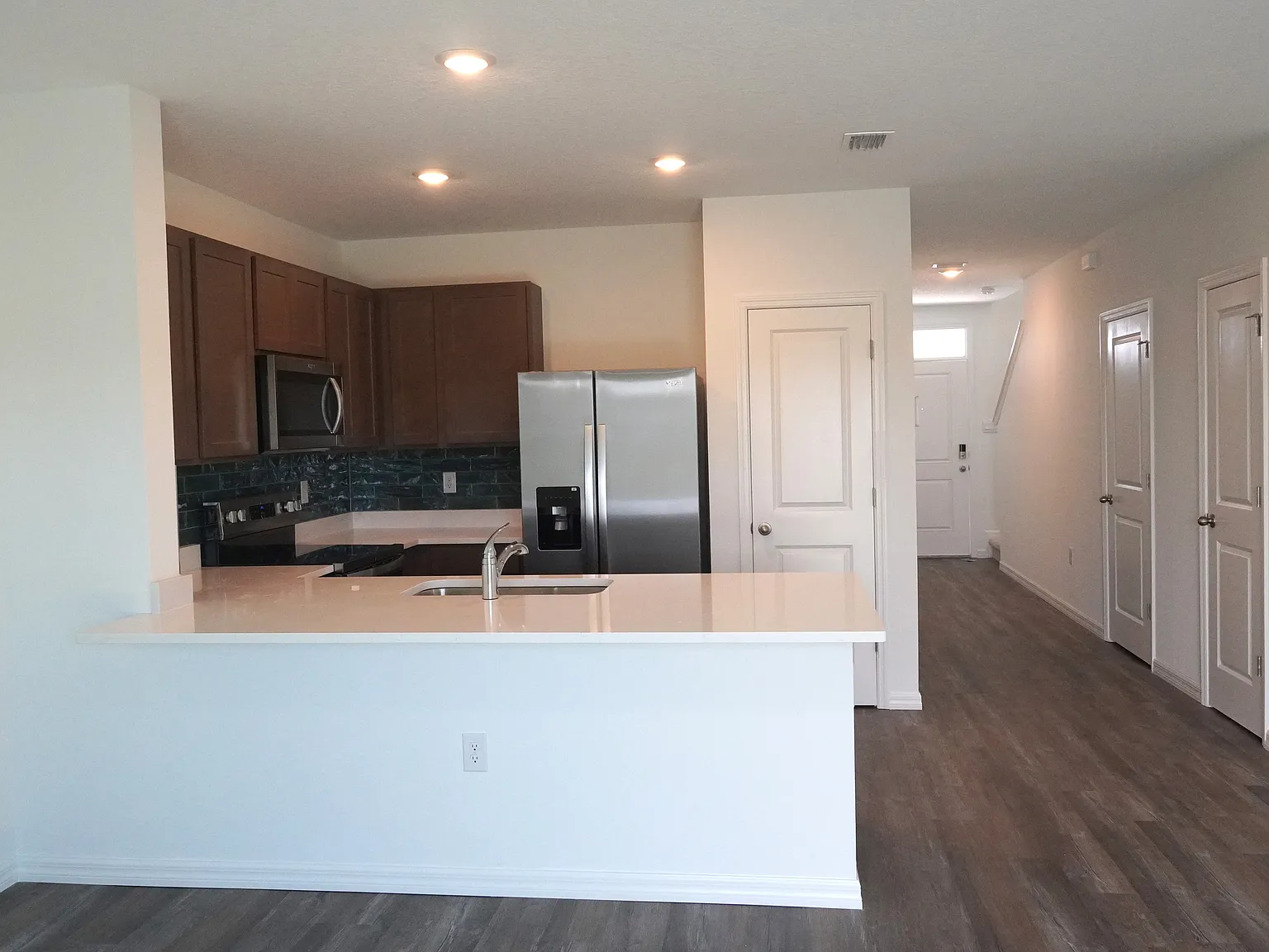 Modern Woodcreek Townhome in Wesley Chapel ? Smart Home — Photo 4