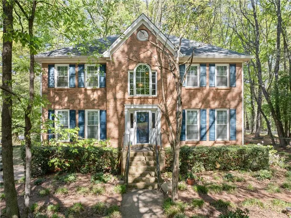 385 Deerwood Dr, Suwanee, GA 30024