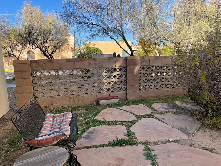 1 Bedroom Apartment in Classic Country Club Complex — Photo 18