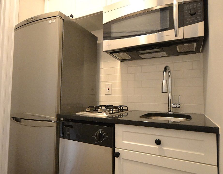 2nd image of 237 E 10th St APT 4B