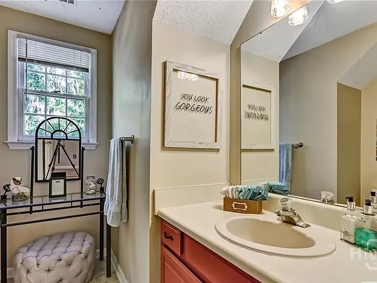 5020 Laroche Ave — Photo 32