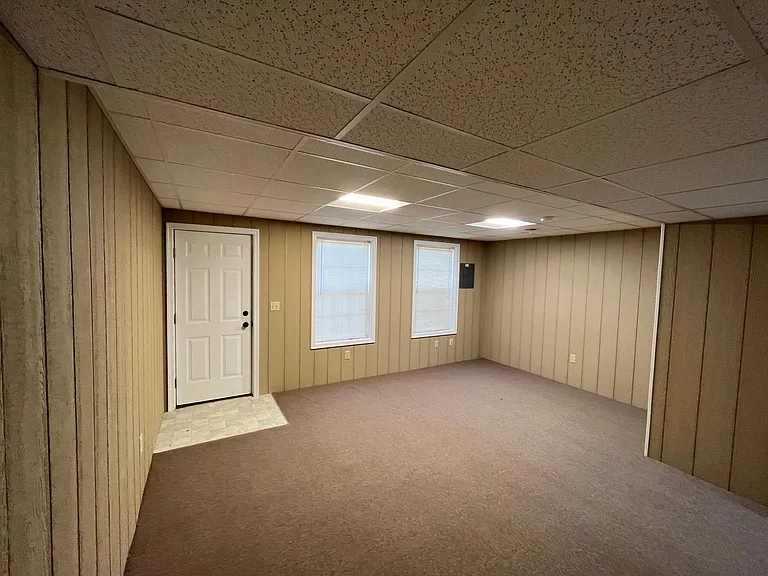 1004 Rebecca St — Photo 25