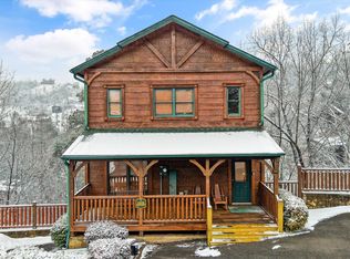 826 Great Smoky Way, Gatlinburg, TN 37738