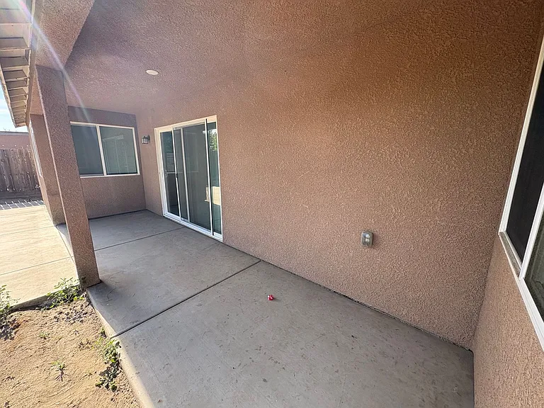 2132 E Sweet Ave — Photo 36
