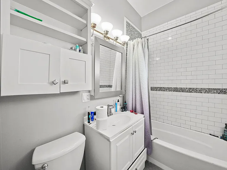 1307 S Ashland Ave — Photo 4
