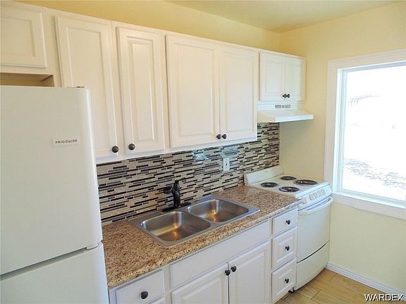 3rd image of 3689 E Dove Ln