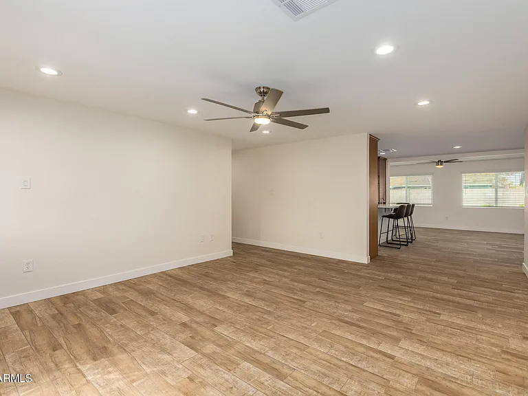 13838 N 37th Way — Photo 5
