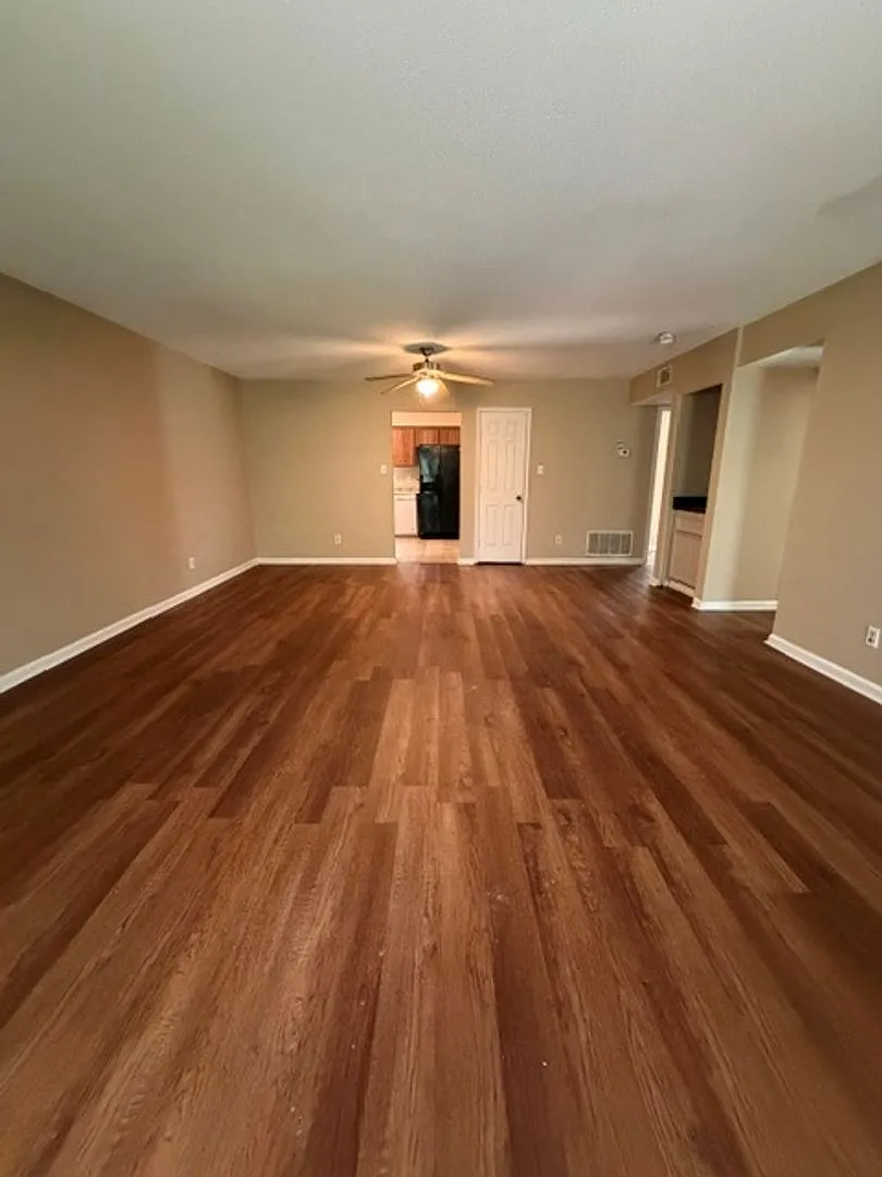 Inviting Two-Bedroom Home Near Savannah's Islands — Photo 3
