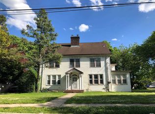 6 Oak Ave, Hempstead, NY 11550