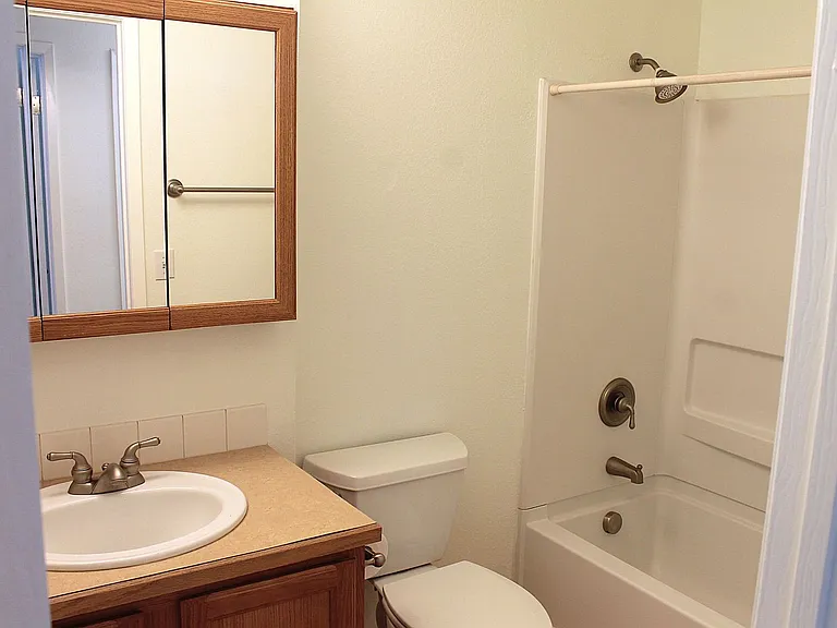 2093 S Manitou Ave — Photo 13