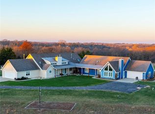 724 E 715th Rd, Lawrence, KS 66047