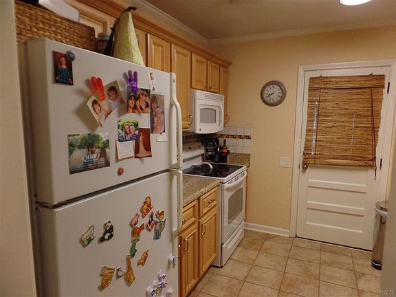 5th image of 1109 E Avery St