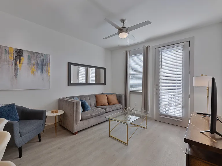 Bluffview Apartments — Photo 3