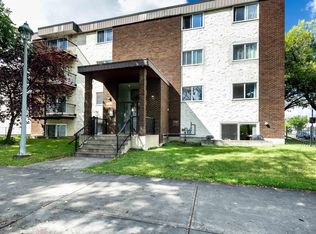 Victoria Manor, Edmonton, AB T5H 2X2