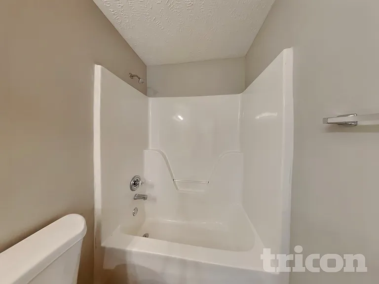 2121 Montgomery Ln — Photo 16
