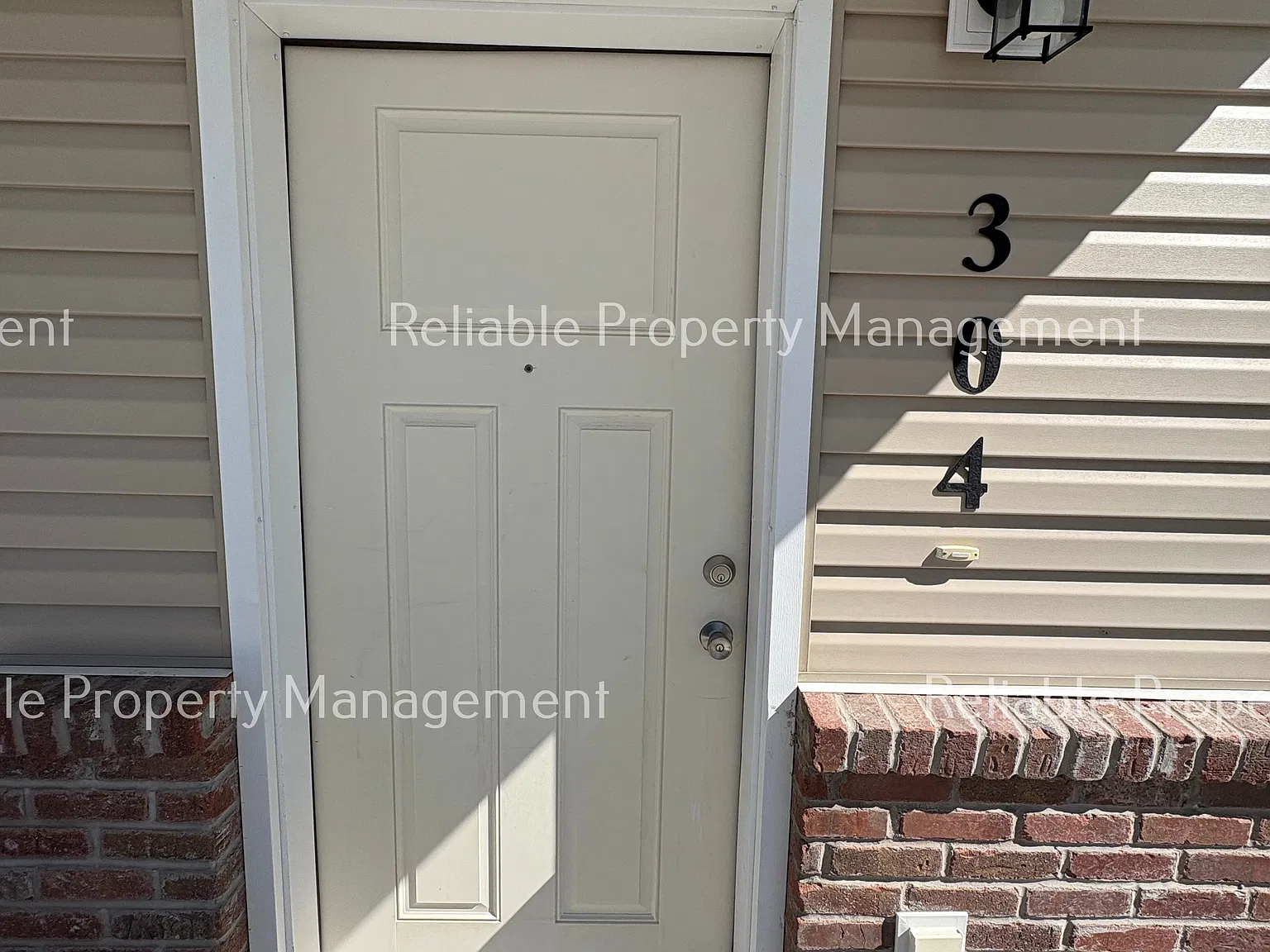 3 bed, 2.5 bath, 1570 sqft, $1,520 — Photo 2