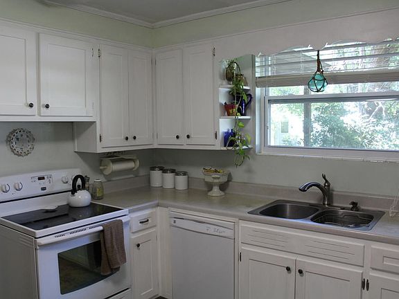 4th image of 5750 Morse Ave