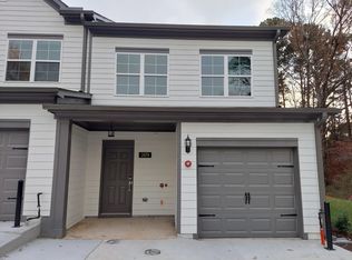 2879 Royal Heights Dr, Atlanta, GA 30318