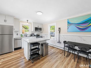 3 Pearl St #E, Mystic, CT 06355