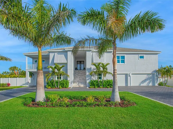 107 12th St, Belleair Beach, FL 33786