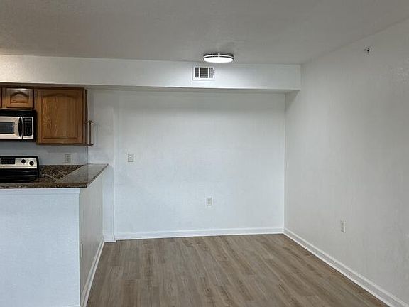 5th image of 271 SW Palm Drive #204