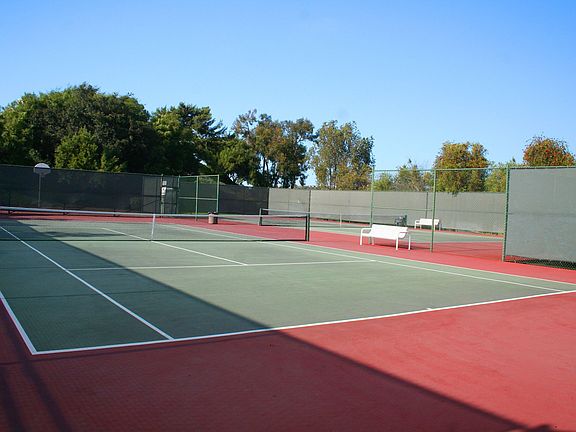Community Tennis