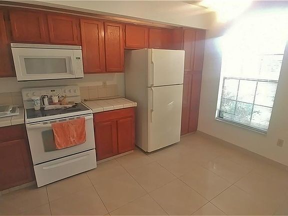 5th image of 106 Candlewick Ct