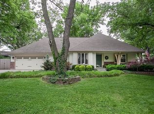 5009 W 102nd Ter, Overland Park, KS 66207