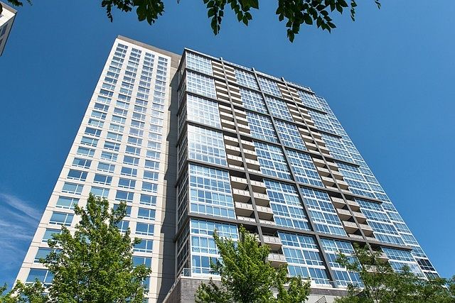 1st image of 1901 S Calumet Ave #1408