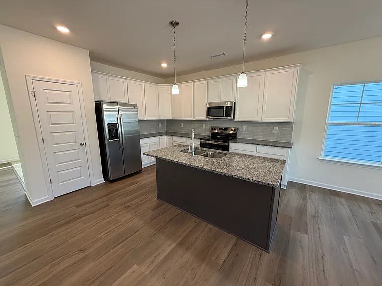 417 Marthas View Way — Photo 3