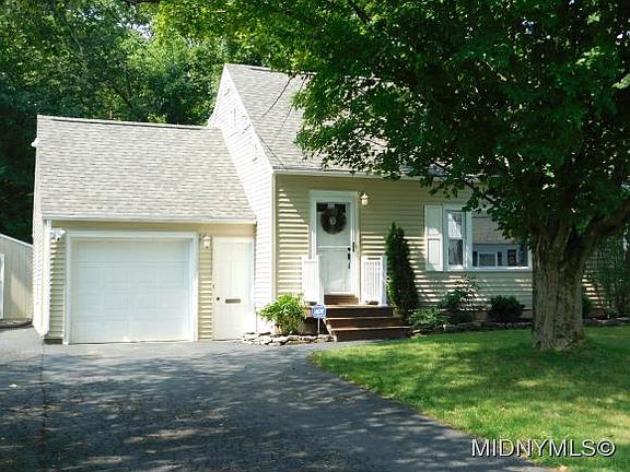 2nd image of 13 Cresthill Dr