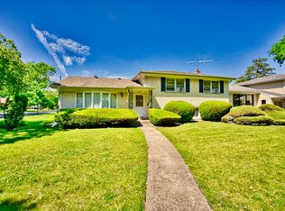 4454 Concord Ln, Skokie, IL 60076