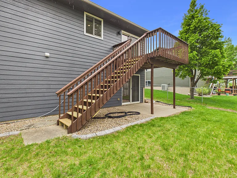 2505 N Vincent Ave — Photo 43