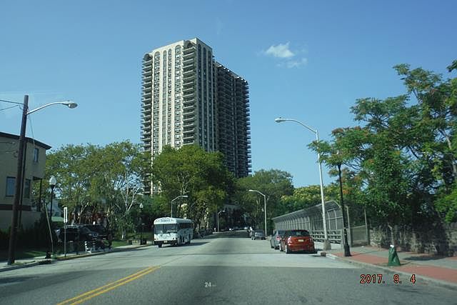 2nd image of 7855 Boulevard E #X19c