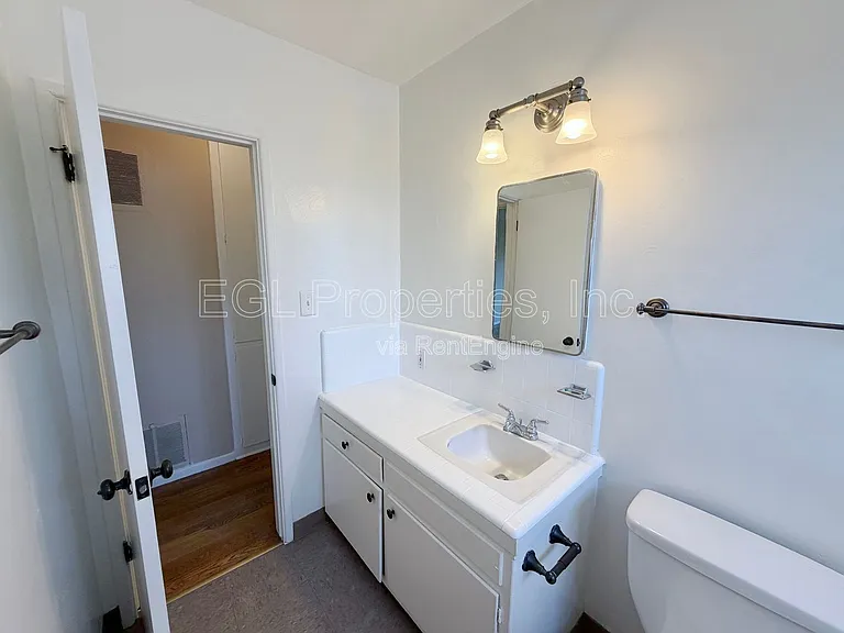 1168 N Curson Ave #12 — Photo 11