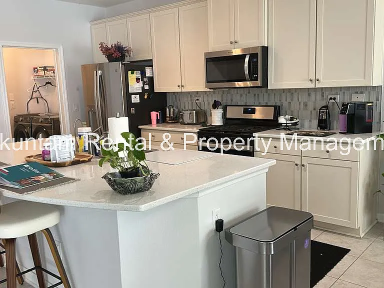 226 Golden Fern Dr — Photo 2