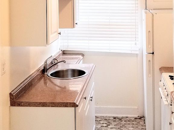 4th image of 4619 Park Blvd #4619