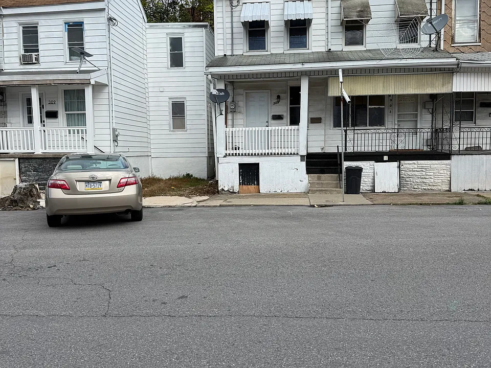 305 W 2nd St