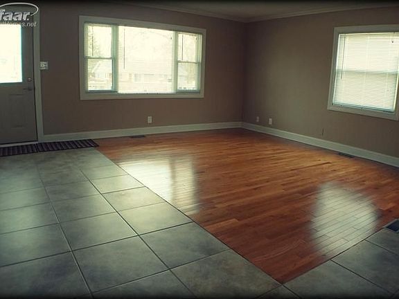 3rd image of 5326 Greenleaf Dr