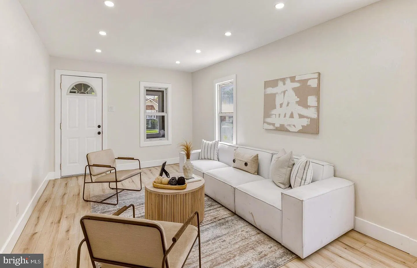 3 bed, 2.0 bath, 1200 sqft, $2,750 — Photo 2
