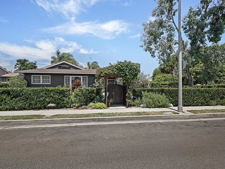 12203 Everglade St — Photo 23