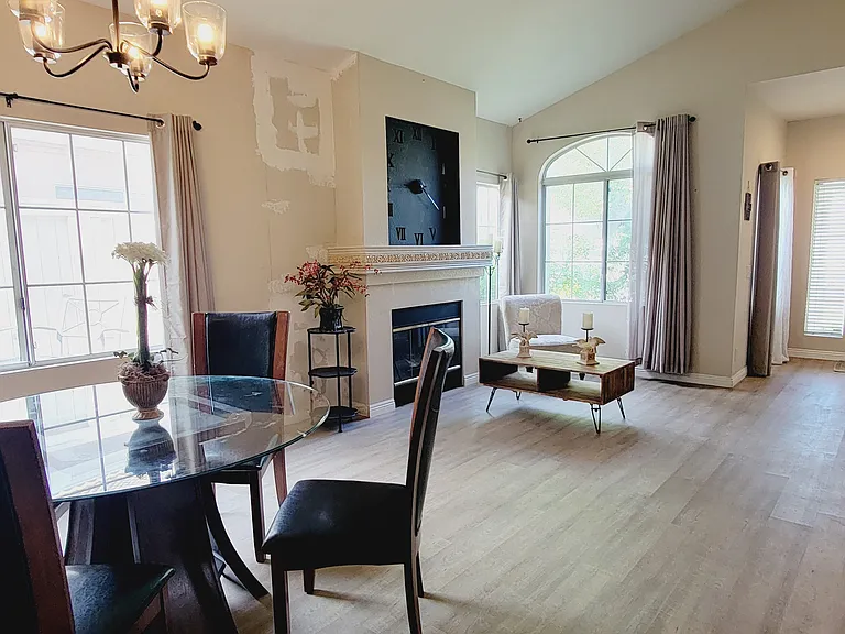 Shoreline Dr — Photo 26