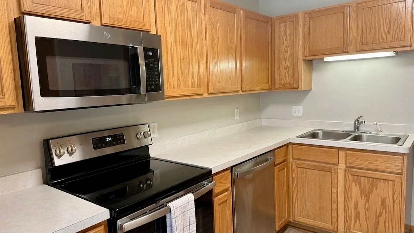 2 bed, 1500 sqft, $3,000 — Photo 3
