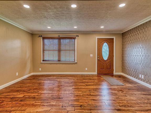 2nd image of 35 Inn View Ln