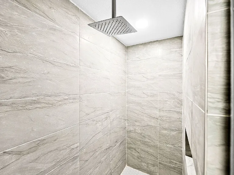 4902 Crestwood Hill Dr — Photo 22
