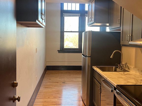 4th image of 1407 13th St S #207